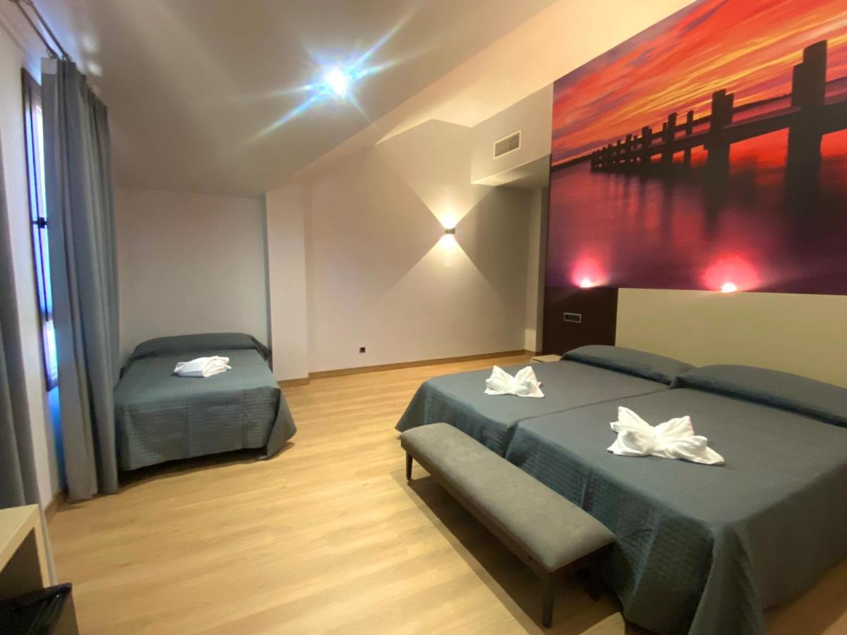 Hotel-Asador Montes Oretanos Pulgar Kültér fotó