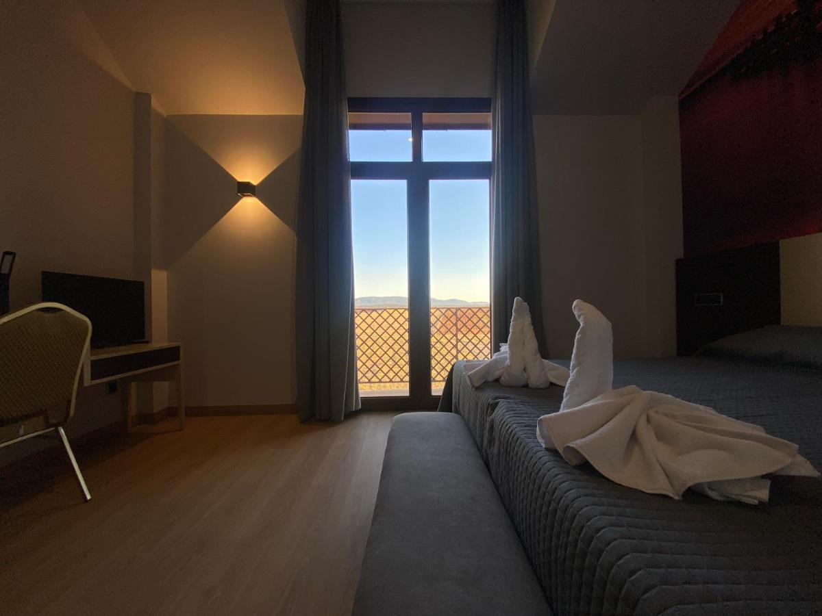 Hotel-Asador Montes Oretanos Pulgar Kültér fotó